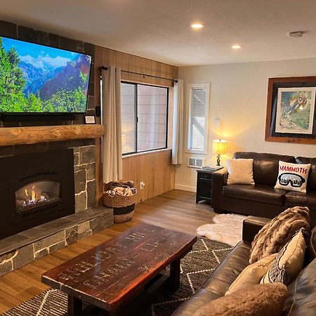 Tastefully Remodeled Condo At Mammoth Ski & Racquet Club, Hot Tub, Garage, 10 Min Walk To Ski Lifts 맘모스 레이크스 외부 사진