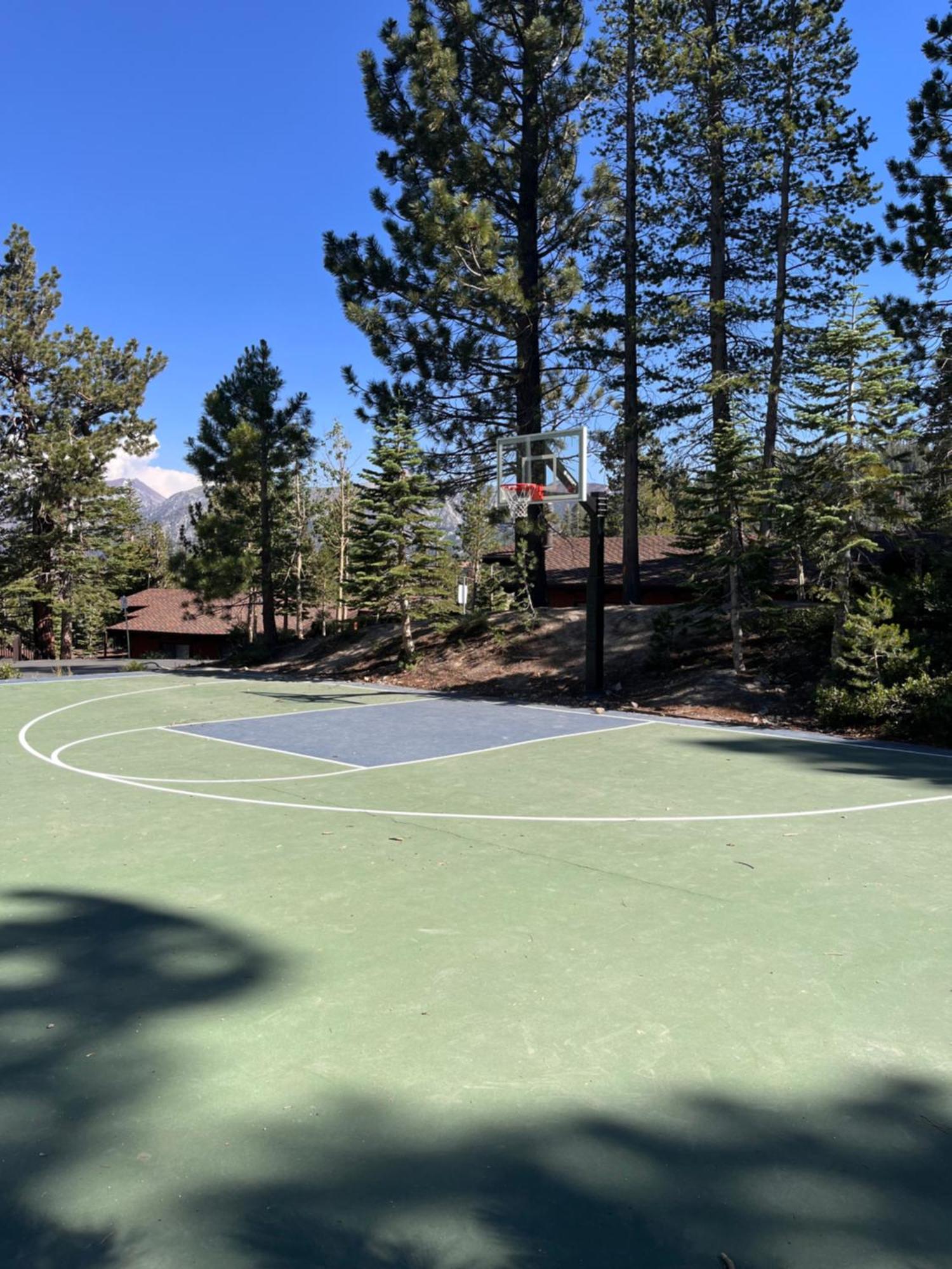 Tastefully Remodeled Condo At Mammoth Ski & Racquet Club, Hot Tub, Garage, 10 Min Walk To Ski Lifts 맘모스 레이크스 외부 사진