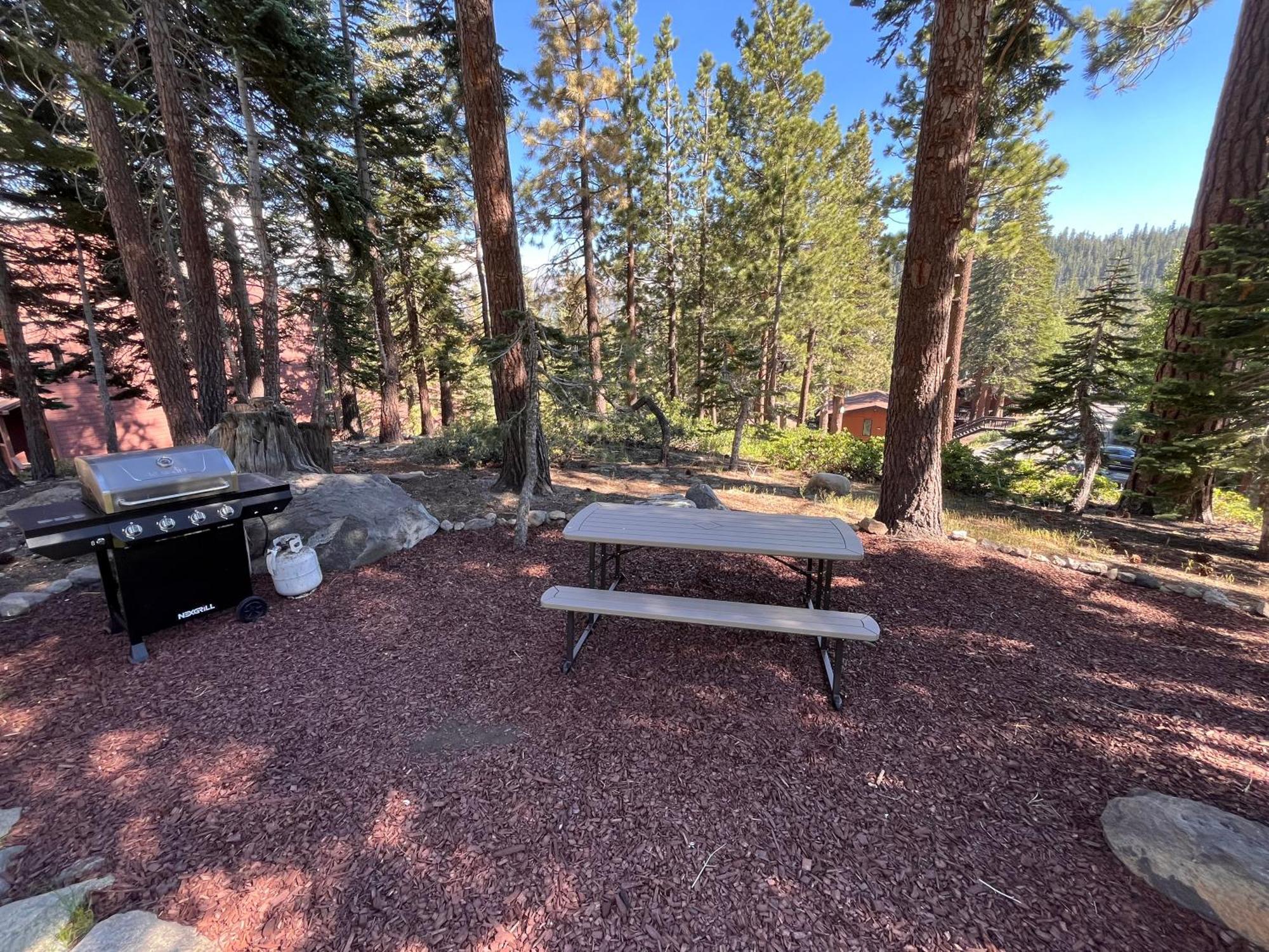 Tastefully Remodeled Condo At Mammoth Ski & Racquet Club, Hot Tub, Garage, 10 Min Walk To Ski Lifts 맘모스 레이크스 외부 사진