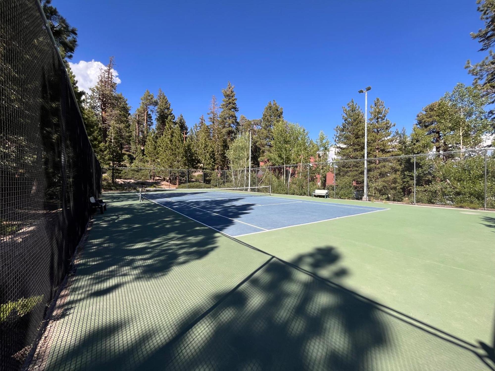 Tastefully Remodeled Condo At Mammoth Ski & Racquet Club, Hot Tub, Garage, 10 Min Walk To Ski Lifts 맘모스 레이크스 외부 사진