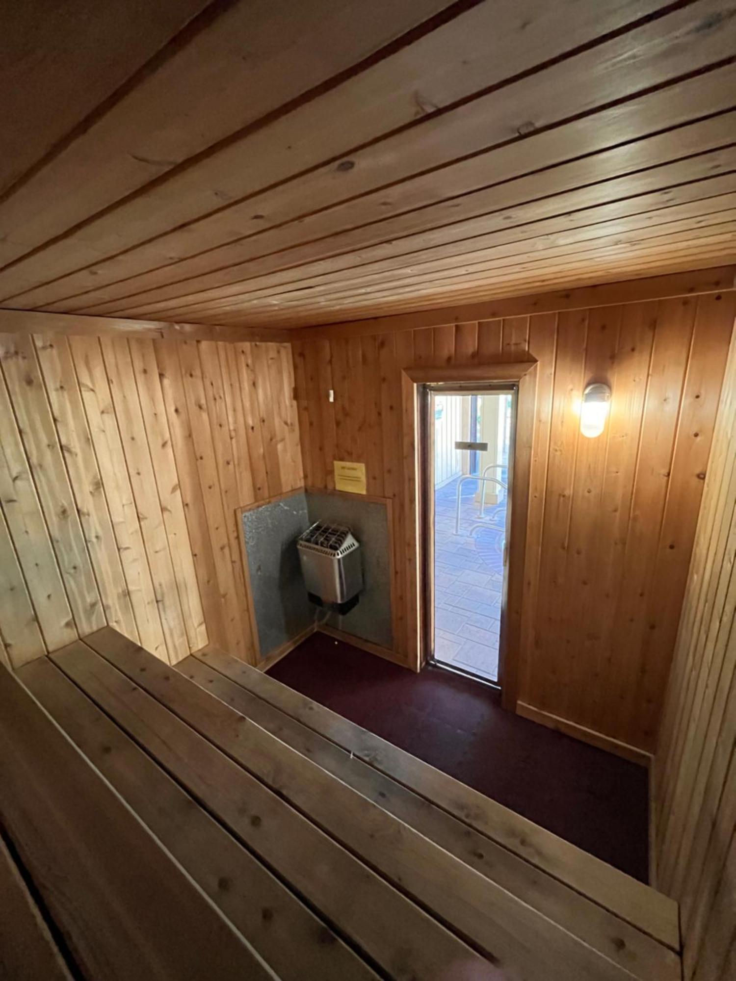 Tastefully Remodeled Condo At Mammoth Ski & Racquet Club, Hot Tub, Garage, 10 Min Walk To Ski Lifts 맘모스 레이크스 외부 사진