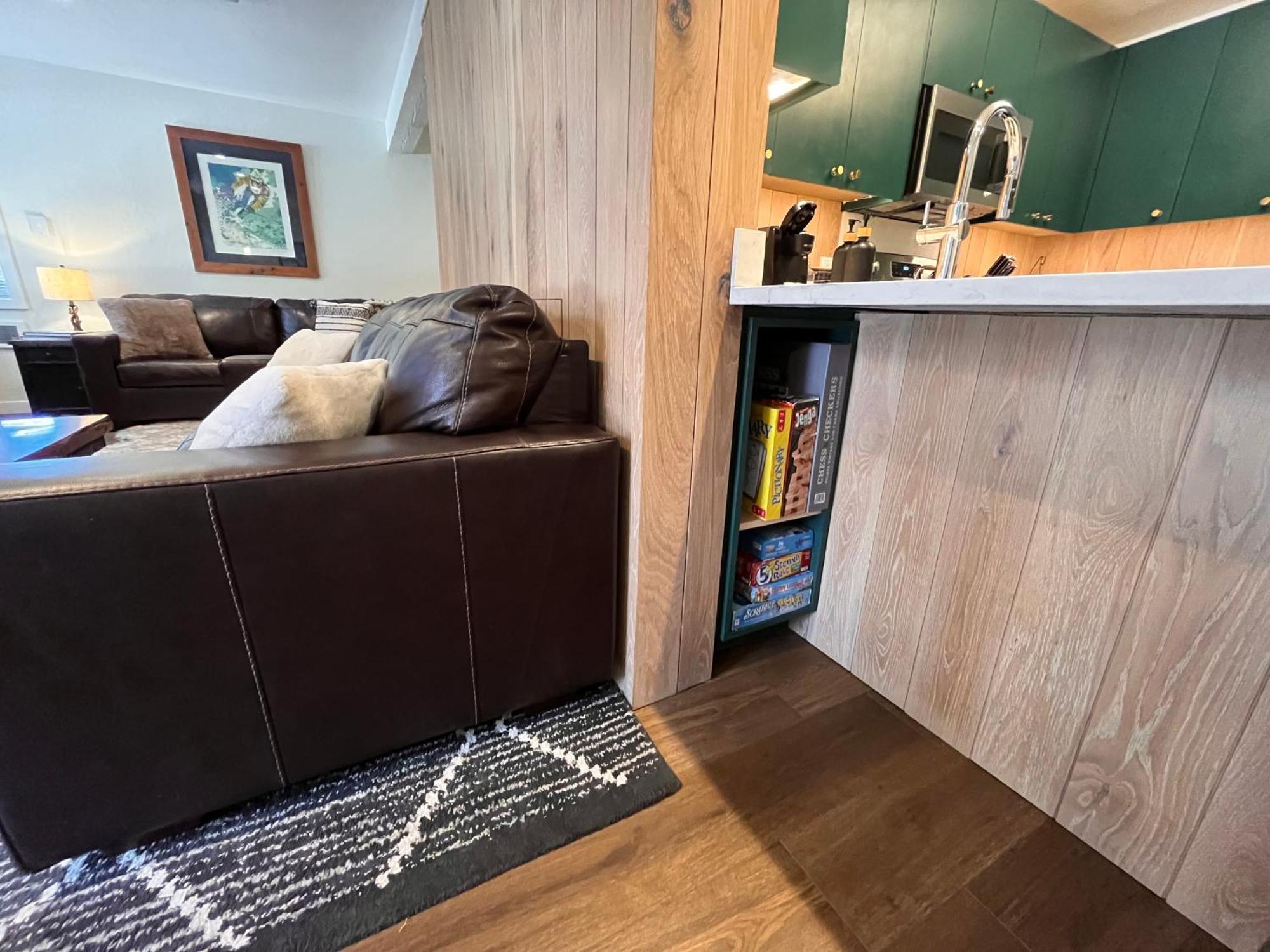 Tastefully Remodeled Condo At Mammoth Ski & Racquet Club, Hot Tub, Garage, 10 Min Walk To Ski Lifts 맘모스 레이크스 외부 사진